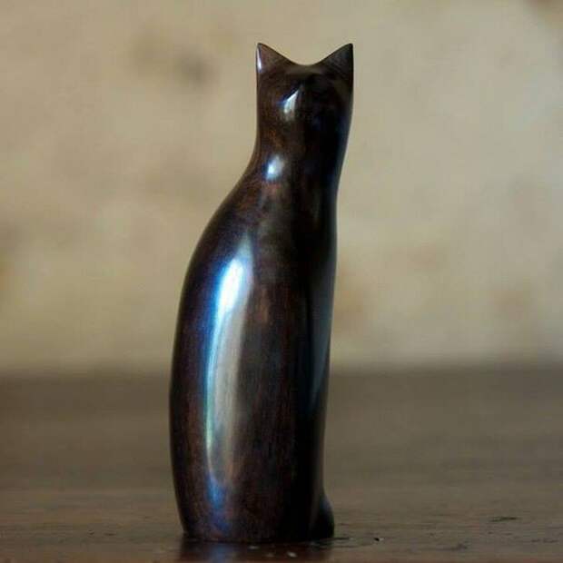 Черный кот. Скульптуры, животные, интересное