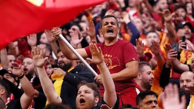 УЕФА запретил болельщикам «Галатасарая» посещать гостевой матч Лиги чемпионов с «Ливерпулем»