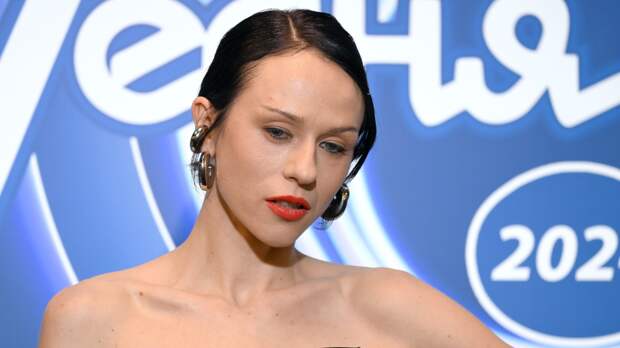 Называет «женой»: Певица IOWA поделилась особенностями воспитания сына