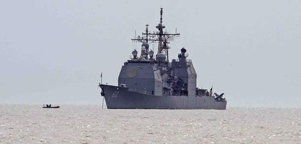Крейсер Военно-морских сил США "Норманди", участвующий в четырехсторонних международных военно-морских учениях "Фрукус-2012", в порту Балтийска