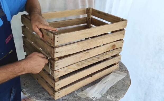 Как создать фонтан на участке при помощи деревянных ящиков