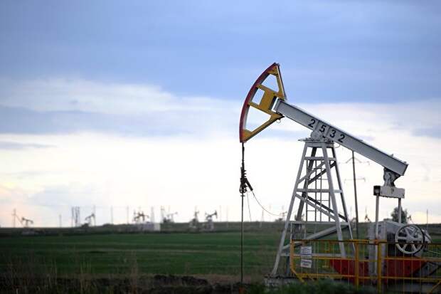 Нефть продолжает дорожать после падения днем ранее