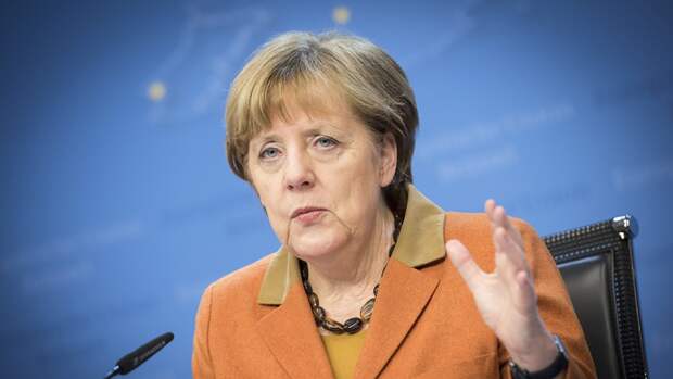 Немецкий политолог объяснил, почему Меркель стесняется своей жизни в ГДР