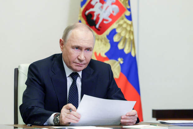 Путин подписал закон об учете службы добровольцами в пенсии за выслугу лет