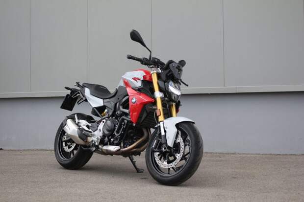 BMW F 900 R тест