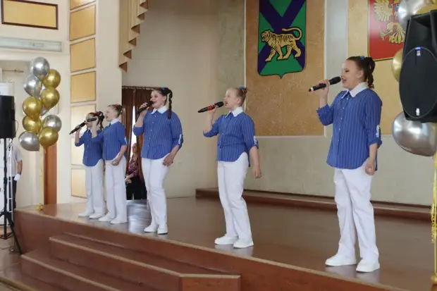 Всегда на передовой: коллектив станции скорой помощи чествовали в Уссурийске