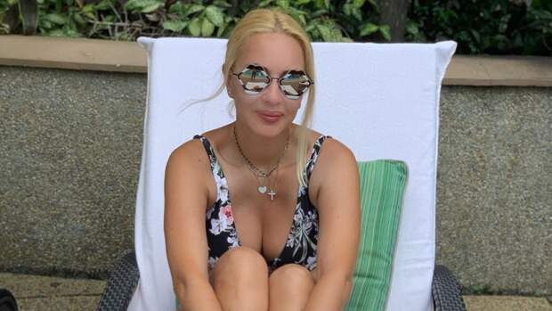 Лера Кудрявцева поделилась редким фото времен ее пионерской юности