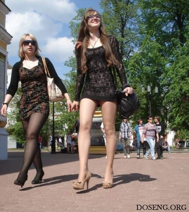 Наши девушки в коротких юбках