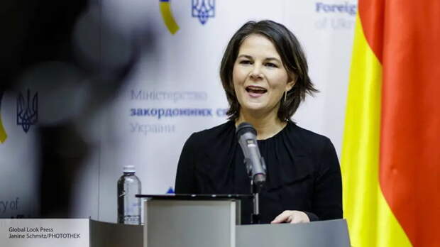 Политолог Оленченко: переговоры с Лавровым могут выкинуть Бербок из большой политики