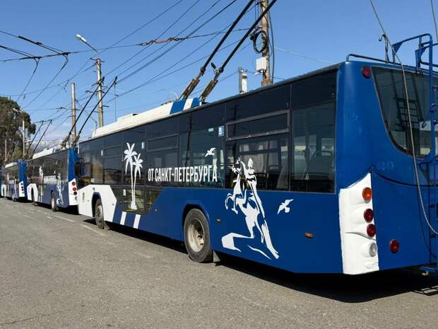 Петербург подарил Сухуму 10 больших троллейбусов