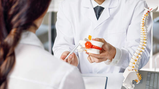 Невролог Прокофьева: только операция позволит убрать межпозвонковую грыжу