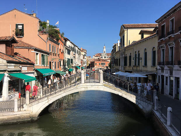 В Венеции вводят налог для туристов
