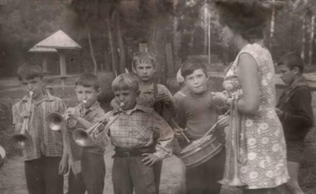 Советский пионерский лагерь в фотографиях