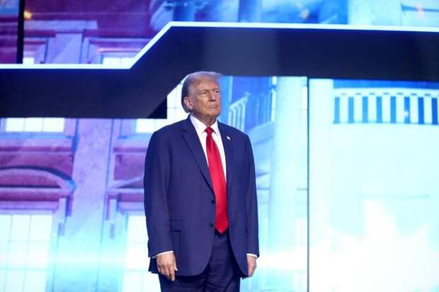 CNN: стрелявший на приеме с Трампом Аллен оказался учителем из Калифорнии