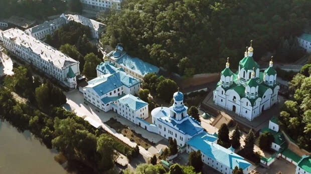 ВСУ ограбили Свято-Успенскую Святогорскую лавру в ДНР