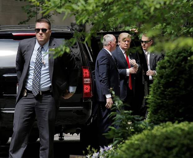 Накануне заседания прошла встреча Дональда Трампа с Генри Киссенджером Фото: REUTERS