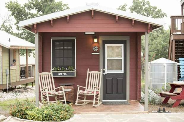 За индивидуальное жилище бездомным Community First Village приходится платить от 250 до 380 дол. в месяц (Остин, Техас). | Фото: housinginnovation.co.