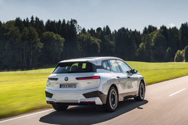 BMW iX тест драйв