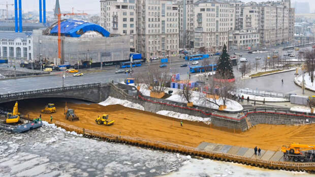Собянин объявил о начале строительства пешеходного моста на Болотной набережной