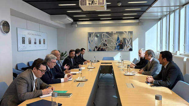 Постпреды РФ, КНР и Ирана обсудили с Гросси ситуацию вокруг Исламской Республики