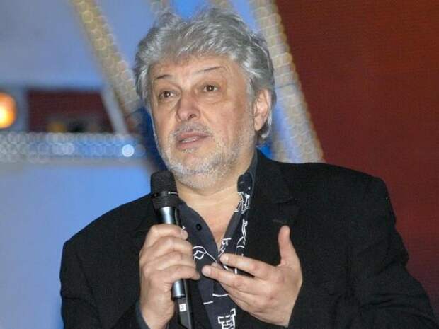 Дочь Добрынина угрожает судом музыкантам, которые гастролируют с песнями ее отца