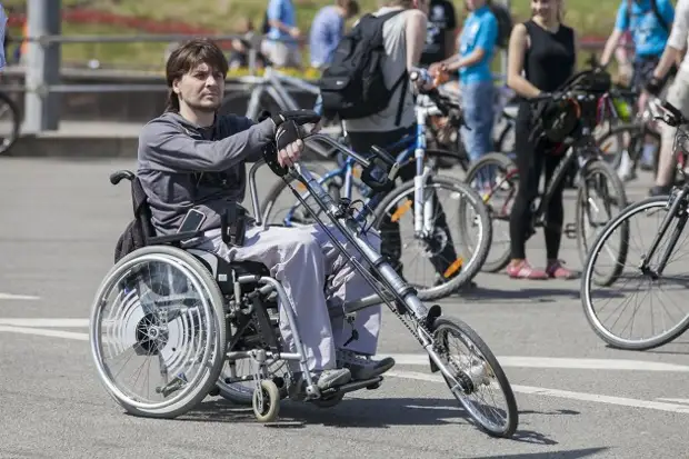 Osoby se zdravotním postižením: Jevgenij Krasnoperov, aktivista hnutí handbikerů