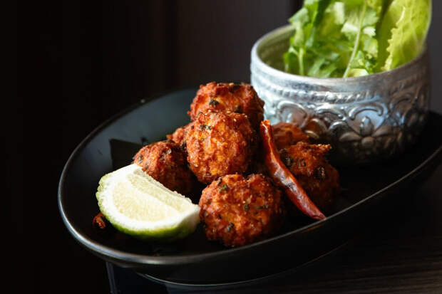 Врач Белоусов: острая пища может вызвать изжогу и тошноту