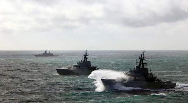 ВМС Британии не решились на захват танкера при его эскорте корветом ВМФ РФ