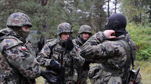 RMF: у военной части в Польше нашли фрагменты воздушного объекта с надписями на кириллице