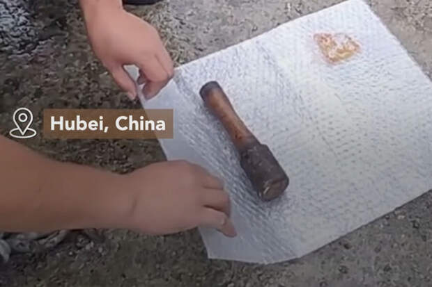 Oddity Central: китаянка 20 лет забивала гвозди гранатой, думая, что это молоток
