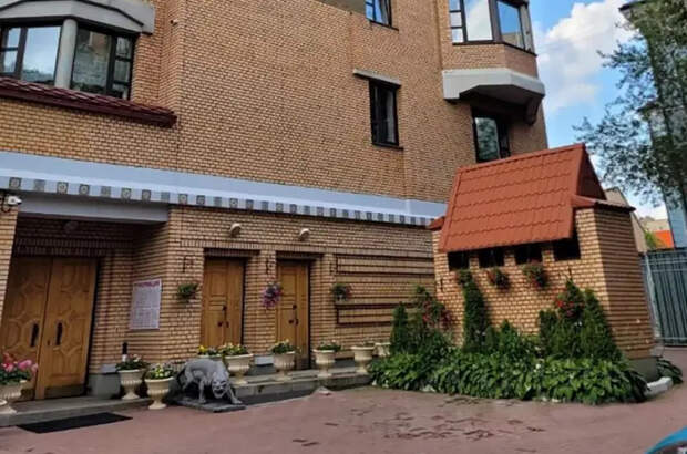 Адвокат Жорин предупредил Долину об уголовной ответственности за срыв передачи квартиры