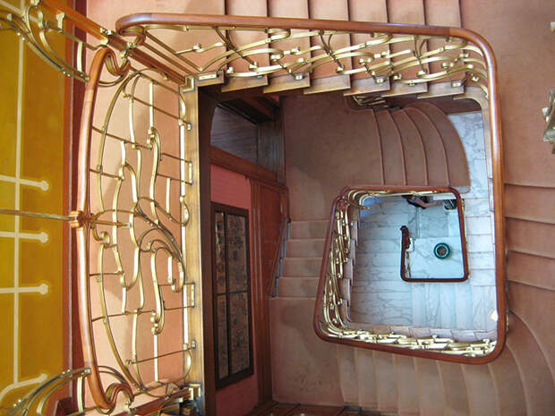 Лестница в музее Орта.