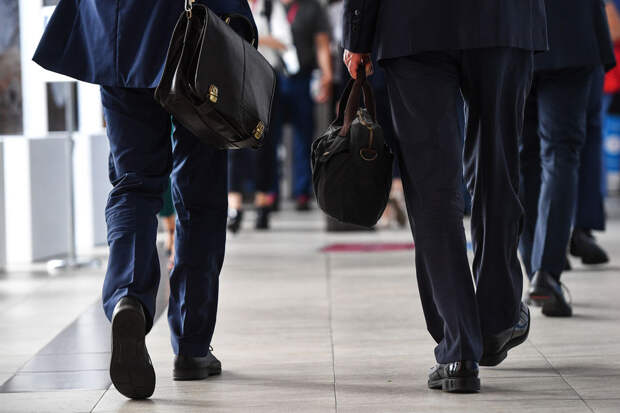 В России ужесточили контроль за расходами чиновников и их семей