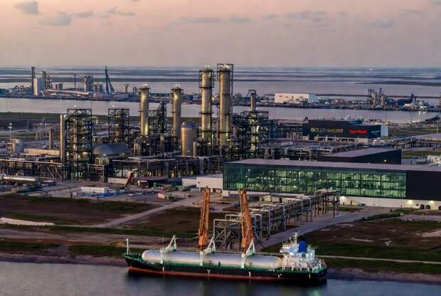 Завод Golden Pass в Техасе отправил на экспорт первую партию СПГ