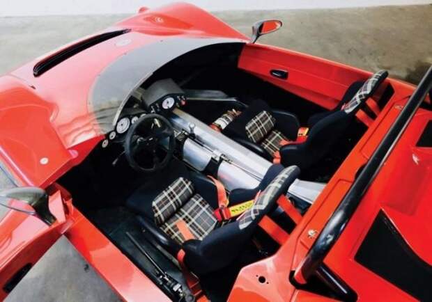 Maserati Barchetta из 90-х выставлен на продажу
