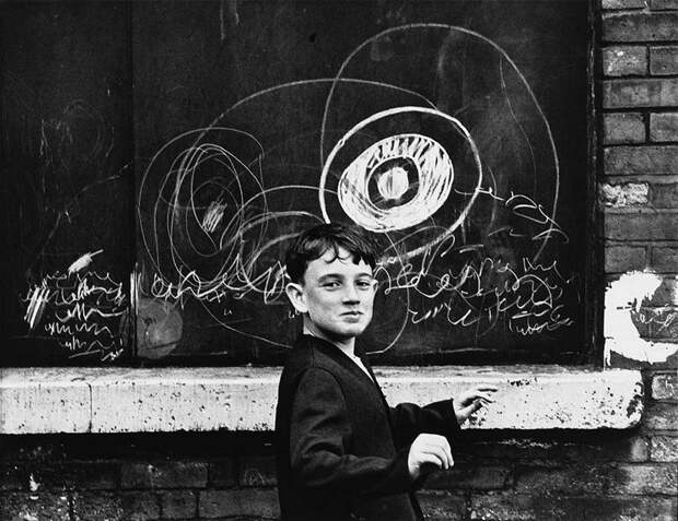 Обаяние трущоб Манчестера в фотографиях Ширли Бейкер 1960-х годов 20