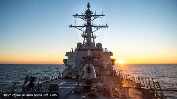 Американский эсминец прошел в Черное море 