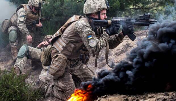 Война на Донбассе: Киев намеренно играет мускулами. Андрей Бабицкий