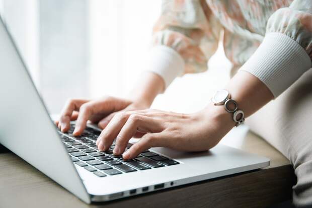 Москвич взломал веб-камеру тещи и несколько лет записывал ее интимные видео