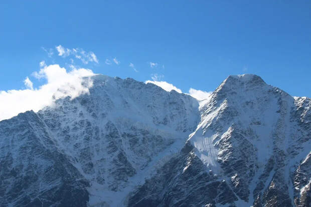 Остались без еды и воды: альпинисты и их знаменитый тренер едва не погибли в горах Дагестана