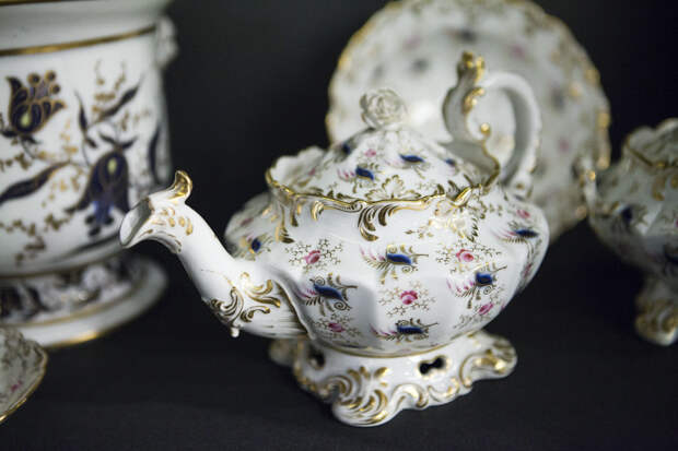 Чайник из сервиза на шесть персон с золочением (1835-1850 годы)