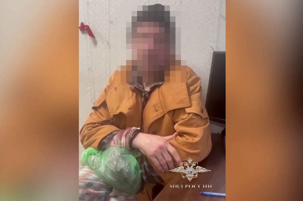 В Армавире мужчина с топором угрожал полицейским при задержании