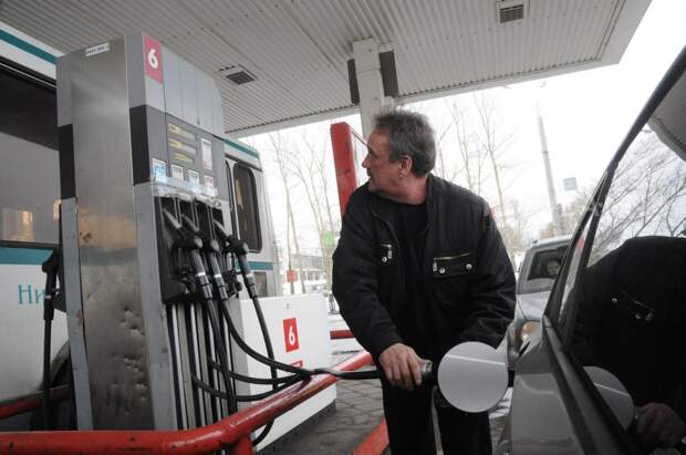 Экономист Хазанов оценил возможность скачка цен на нефть до двухсот долларов