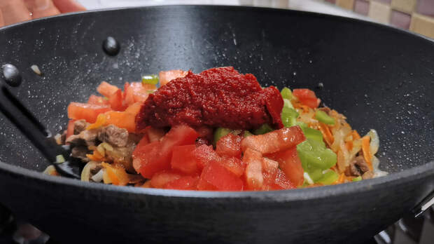 Тарелки вымакиваем насухо и съедаем до последлней капли. Мясной суп с домашней лапшой по-восточному, очень вкусно и совсем несложно