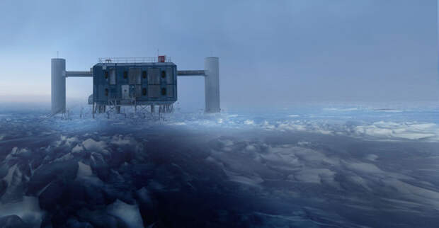 an image of the IceCube Particle detector at the South Pole