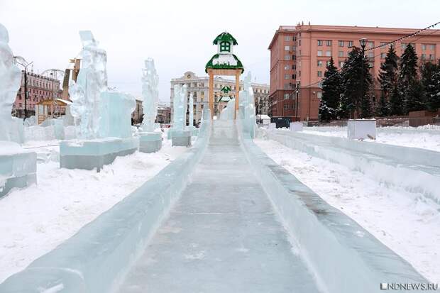 В Челябинске снова закрывают горки в ледовых городках