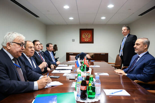 МИД РФ: Лавров и Фидан на встрече БРИКС обсудили Ближний Восток и Украину