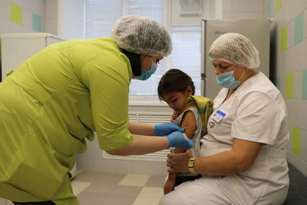 В Новомосковске начался основной этап вакцинации детей от гриппа