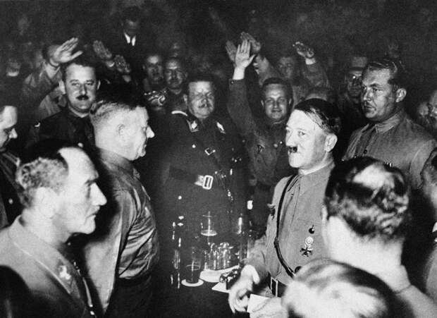 Власти Баварии предложили включить Mein Kampf в школьную программу Власти Баварии предложили включить Mein Kampf в школьную программу