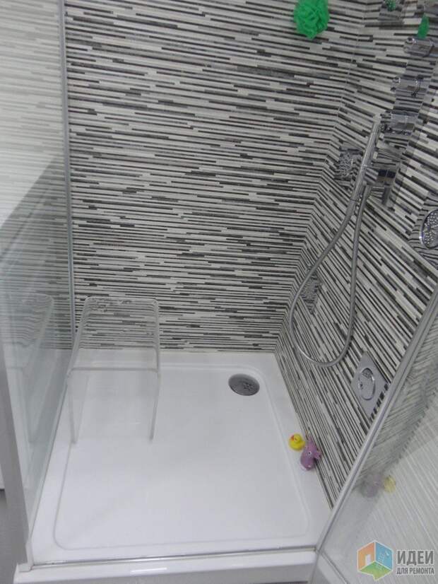 Санузел в бело-серых тонах, плитка Porcelanosa, санузел с душевой Санузел в бело-серых тонах, плитка Porcelanosa, санузел с душевой